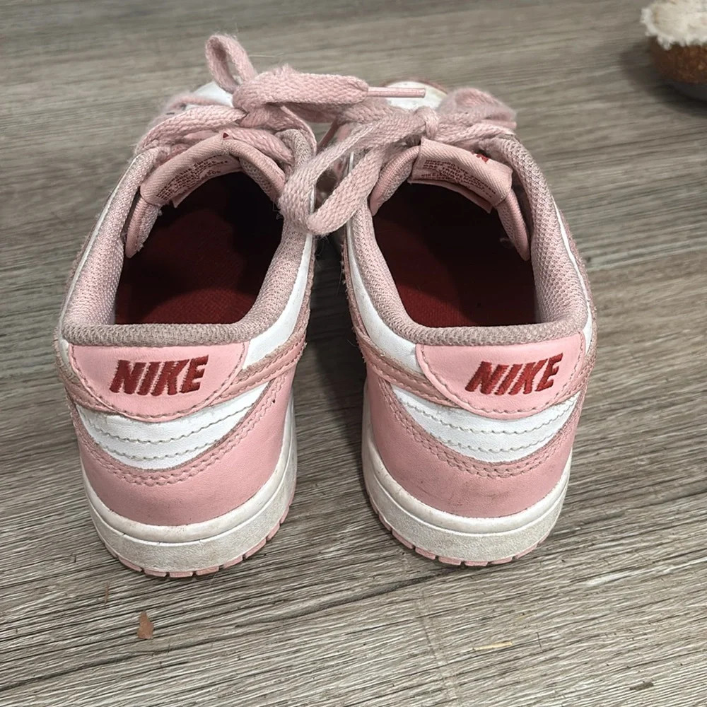 Girl Nike low top sneakers. Size 1.5